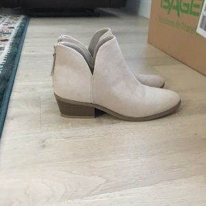Old Navy Taupe Boots